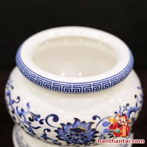 Bát hương Thần Tài với họa tiết hoa sen xanh nhẹ nhàng trang nhã