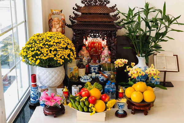 Ban Thần Tài thờ 2 ông Thổ Địa - Thần Tài