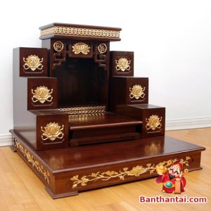 Chi tiết hoa sen dát vàng biểu trưng cho sự thanh tịnh và thịnh vượng