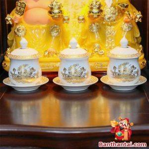 Chén Nước Sứ Màu Trắng Hoa Sen Vàng - Cỡ Nhỏ