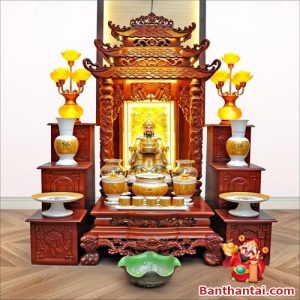 Hình ảnh chính diện bộ ban thờ Thần Tài sứ trắng tâm kinh vàng BTT712