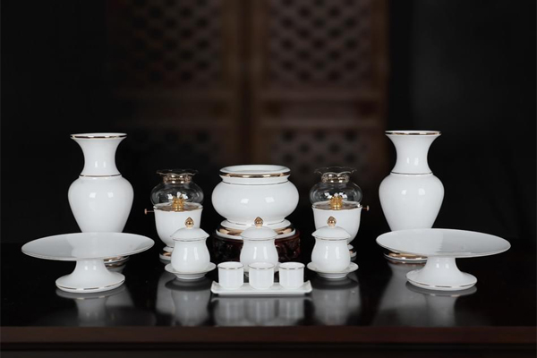 Bộ đổ thờ Thần Tài Thổ Địa đầy đủ bao gồm nhóm tài khí và nhóm lễ vật