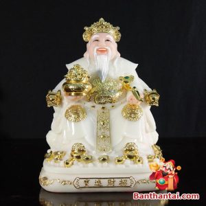 Tượng Thần Tài tay cầm gậy Như Ý và tay cầm thỏi vàng