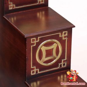 Biểu tượng đồng tiền xu cổ dát vàng thể hiện cho sự sung túc