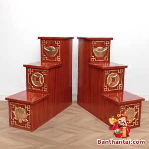 Tam Cấp Ban Thờ Thần Tài Thổ Địa Ba Gian Thái Hòa Hưng Vượng TCBTT-017 được làm từ gỗ Hương Lào
