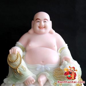 Dáng ngồi tự tại, cưỡi mây, diện tướng hoan hỷ