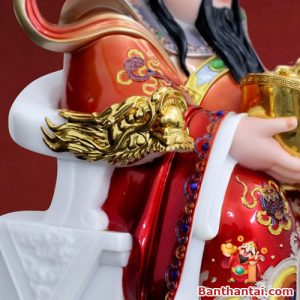 Biểu tượng Rồng uốn lượn, mạ vàng, tượng trưng cho quyền lực