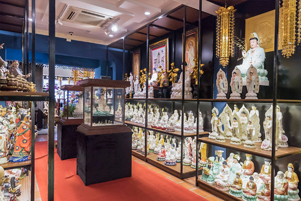 Cửa hàng Ban Thần Tài