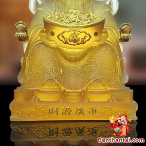 Phần đế với dòng chữ 