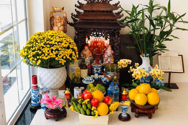 Vị trí bàn thờ Thần Tài Thổ Địa trong cửa hàng đúng góp phần định hướng tài vận và sự hưng thịnh của cửa hàng
