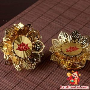 Mặt dưới khắc nổi biểu tượng chữ Phúc đỏ, tăng tính phong thủy và ý nghĩa tâm linh