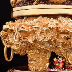 Thân lư chạm nổi đầu rồng – Thiết kế dày dặn, sống động, thể hiện quyền uy