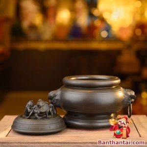 Lư trầm chất đồng, màu đất nung, nắp tạo hình kỳ lân sinh động, tỏa khói đẹp mắt
