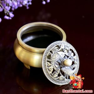Lòng lư rộng, nắp tháo rời tiện dụng khi đốt trầm