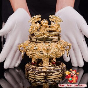 Kích thước lớn, phù hợp đặt bàn thờ hoặc phòng khách sang trọng