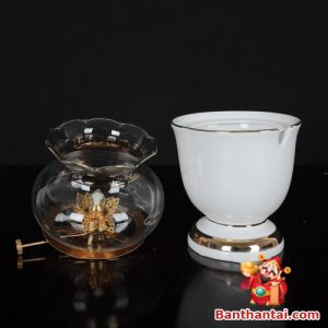 Thiết kế nhỏ gọn phù hợp với nhiều kích thước bàn thờ