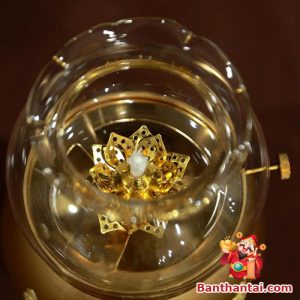 Lõi giữ bấc được làm từ hợp kim sơn vàng