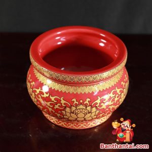 Bát hương màu sắc đỏ mang lại may mắn và năng lượng tích cực cho gia chủ