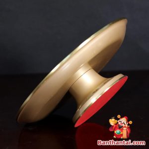 Đế đồng màu đỏ sang trọng