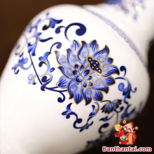 Chi tiết hoa sen xanh được in sắc nét và tỉ mỉ