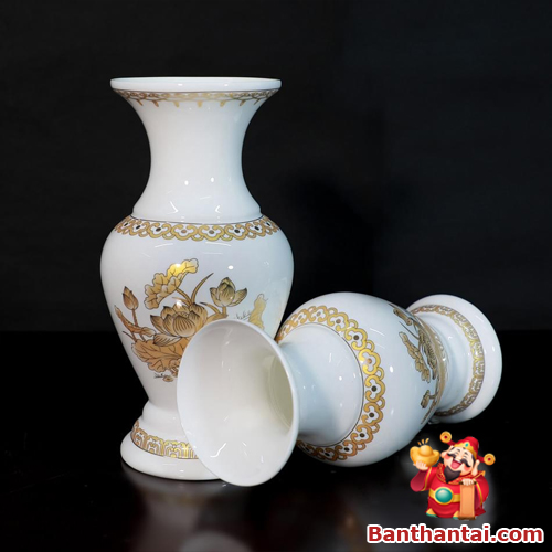 Thiết kế hài hòa sang trọng phù hợp với nhiều phong cách bàn thờ Thần Tài