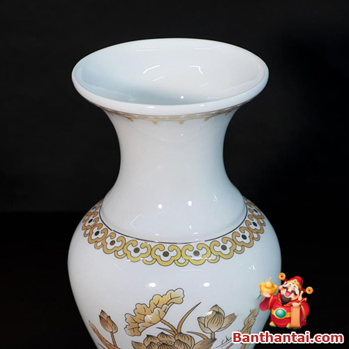 Thiết kế thủ công tỉ mỉ từng đường nét, họa tiết hoa sen vàng được in sắc nét