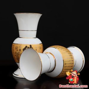Thiết kế tinh tế phù hợp với nhiều loại bàn thờ khác nhau
