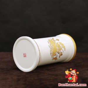Mặt đáy sản phẩm với dấu ấn gốm sứ truyền thống