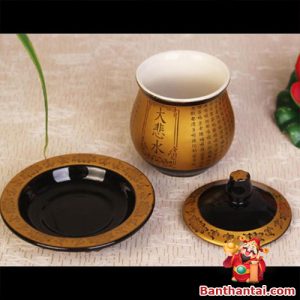 Các bộ phận ly được tách riêng: nắp, đĩa và ly