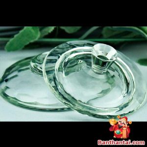 Cận cảnh nắp ly bằng thủy tinh pha lê cao cấp
