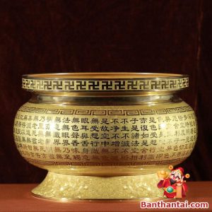 Kích thước lớn phù hợp với các mẫu bàn thờ rộng từ truyền thống đến hiện đại