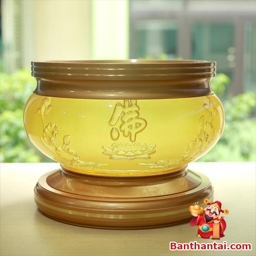 Nổi bật với ánh vàng sáng bóng tôn lên vẻ đẹp cho không gian thờ cúng
