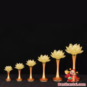 Bộ đèn sen nhiều kích cỡ, phù hợp bày trí linh hoạt trên bàn thờ lớn nhỏ