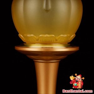 Thân đèn đồng trơn, hài hòa và chắc chắn