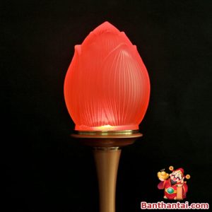 Ánh sáng đỏ dịu – biểu tượng cho sự tôn kính và tâm linh trang nghiêm