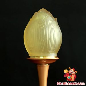 Màu vàng truyền thống, mang vẻ tĩnh tại và hài hòa cho không gian thờ