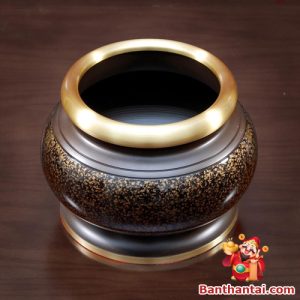 Tổng thể bố cục hài hòa, sang trọng phù hợp với bàn thờ truyền thống và hiện đại