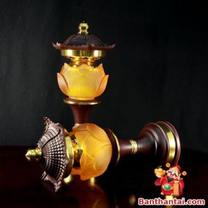 Đôi đèn Cửu Liên Cổ Tự thủy lưu ly, ánh sáng vàng ấm