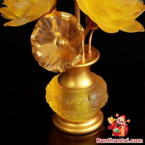 Chi tiết đài sen và thân bình thiết kế đồng bộ, hài hòa tổng thể