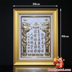 Kích thước 38x48cm – phù hợp với nhiều loại bàn thờ, dễ lắp đặt, cân đối không gian