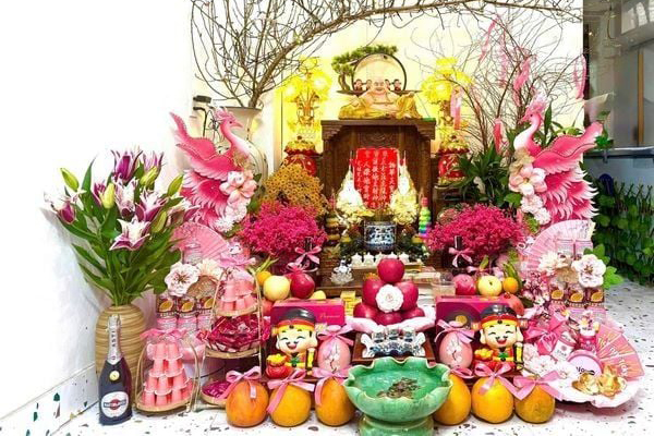 Bàn thờ Thần Tài Thổ Địa giúp tăng cường phong thủy cho không gian kinh doanh