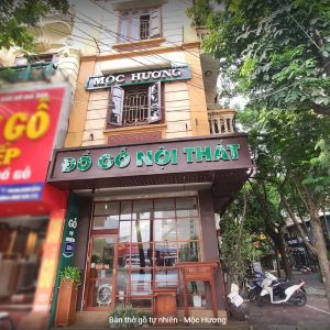 bàn thờ Thần Tài tại Cầu Giấy