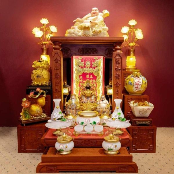 Cách sắp xếp bàn thờ Thần Tài có 3 ông Cách sắp xếp bàn thờ Thần Tài có 3 ông