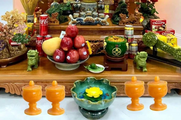Bát tụ lộc còn giúp tăng tính thẩm mỹ, sự trang trọng và hoàn chỉnh cho bàn thờ Thần Tài