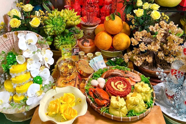 Đặt tiền thật lên bàn thờ Thần Tài sẽ góp phần kích hoạt năng lượng tài lộc và thu hút vận may đến cho gia chủ