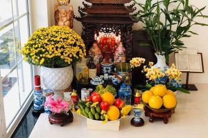Cúng chuối trên bàn thờ Thần Tài – ông Địa là phong tục của người Việt