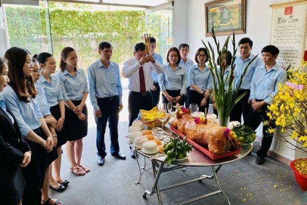 Mâm cỗ cúng khai trương cần chuẩn bị đầy đủ, thịnh soạn Mâm cỗ cúng khai trương cần chuẩn bị đầy đủ, thịnh soạn