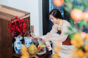Không nên lau bàn thờ Thần Tài hàng ngày mà chỉ nên lau vào các ngày lễ chính