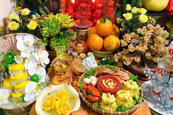 Mâm cỗ mặn cúng Thần Tài với đầy đủ các món Mâm cỗ mặn cúng Thần Tài với đầy đủ các món