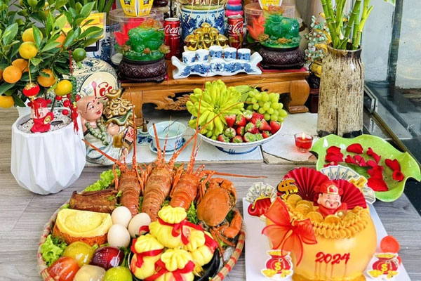 Mâm cỗ mặn thường được lựa chọn bởi các hộ gia đình kinh doanh, buôn bán